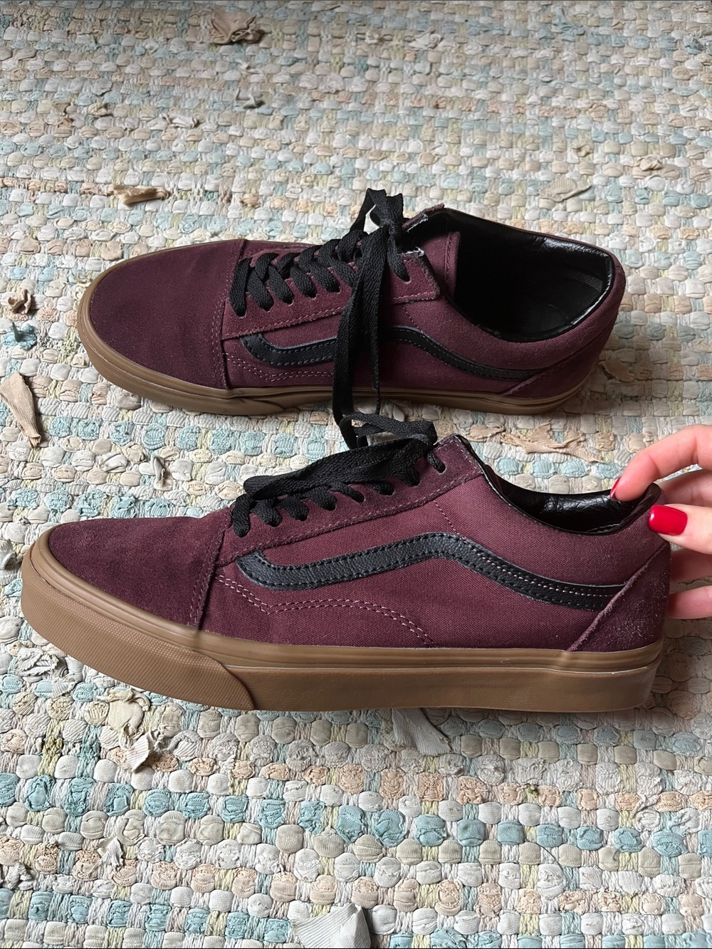 Vans Low-Top Sneakers in Burgundy with Gum Sole
